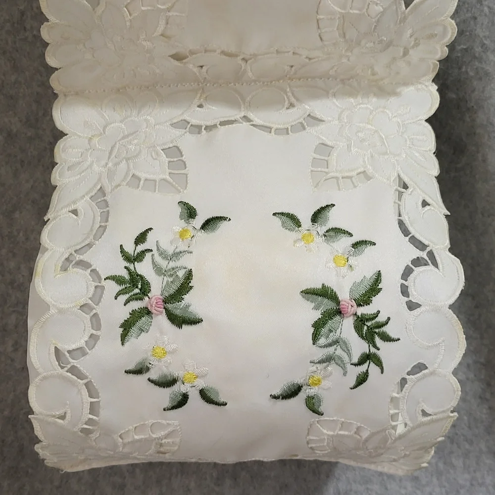 Vintage 2 Roll Fabric Toilet Paper Holder Ivory Cutwork Lace Embroidery Romantic